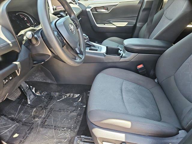 Used 2024 Toyota RAV4 XLE FWD image 21