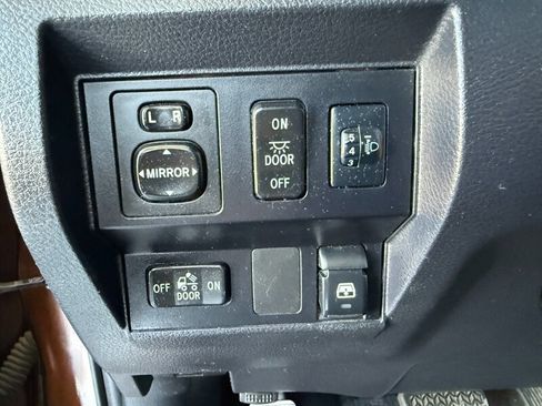 Used 2017 Toyota Tundra SR5 RWD image 21