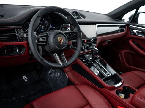 New 2026 Porsche Macan GTS image 4