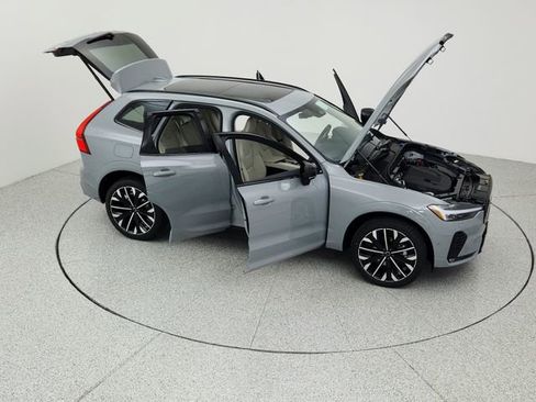 New 2026 Volvo XC60 B5 Ultra w/ Protection Package Premier image 38