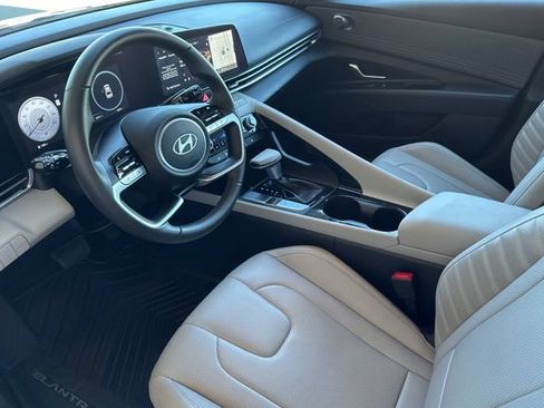 Certified 2025 Hyundai Elantra Limited FWD image 12