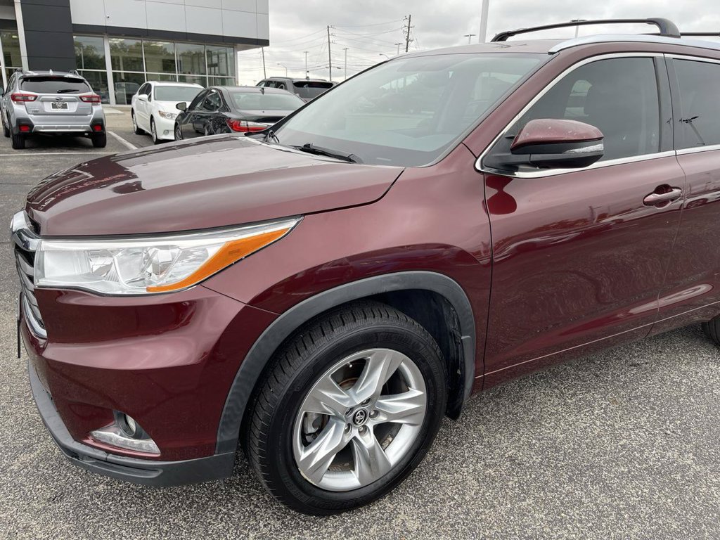 Used 2016 Toyota Highlander Limited FWD image 12