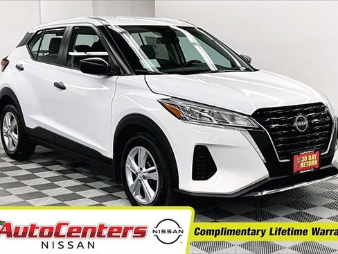 New 2025 Nissan Kicks Play S image 1