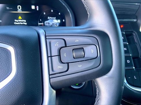 Used 2023 GMC Yukon XL SLT image 19