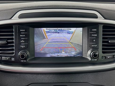 Used 2020 Kia Sorento L FWD image 13