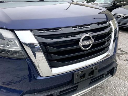 Used 2022 Nissan Pathfinder SL w/ SL Premium Package image 12