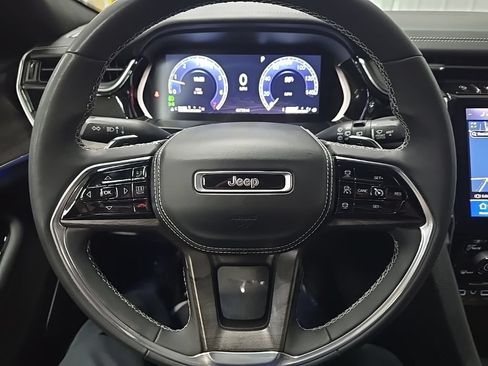 Used 2023 Jeep Grand Cherokee Overland AWD/4WD image 20