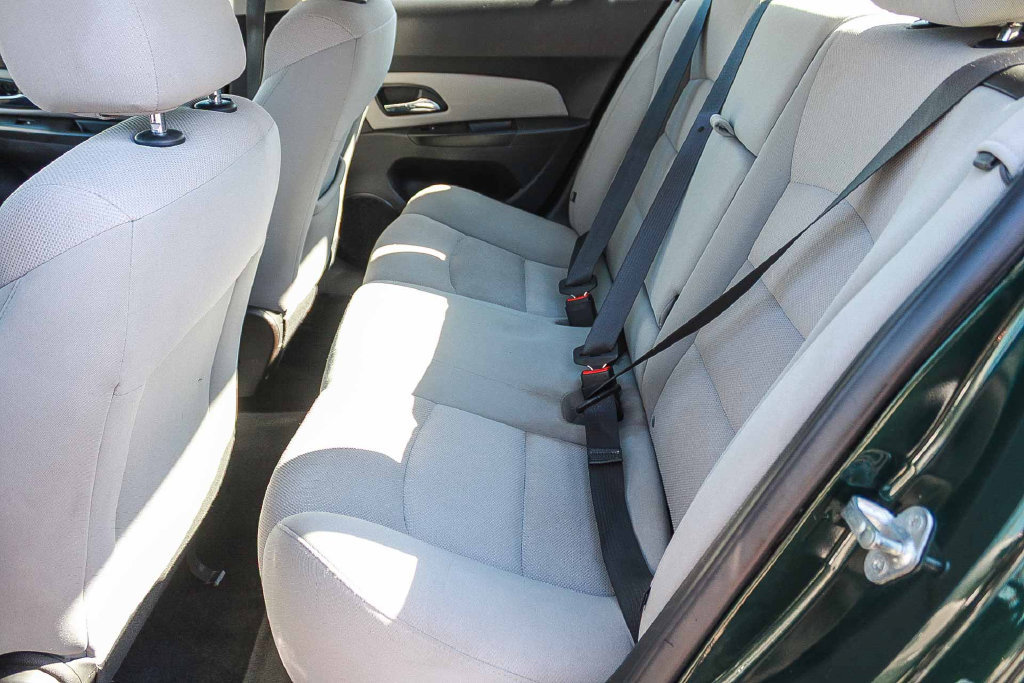 Used 2014 Chevrolet Cruze LT w/ Technology Package FWD image 18