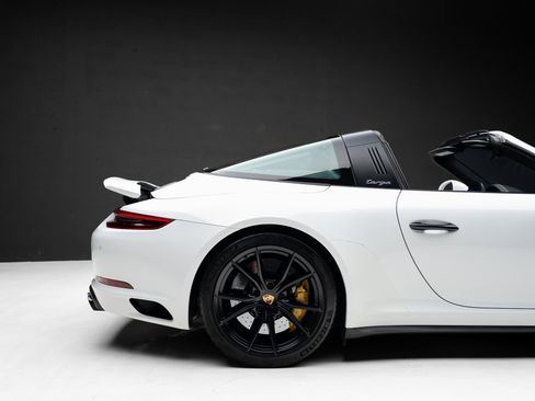 Used 2019 Porsche 911 Targa 4S image 38