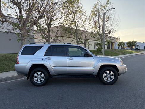 Used 2004 Toyota 4Runner SR5 RWD image 2