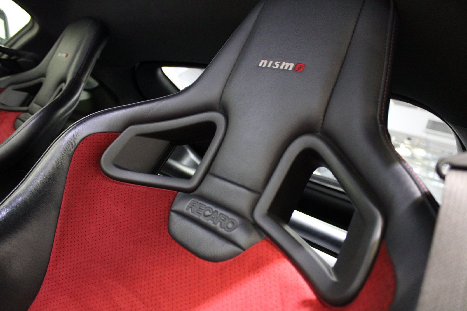 Used 2019 Nissan 370Z NISMO RWD image 27
