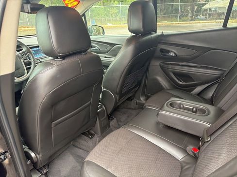 Used 2020 Buick Encore Preferred image 18