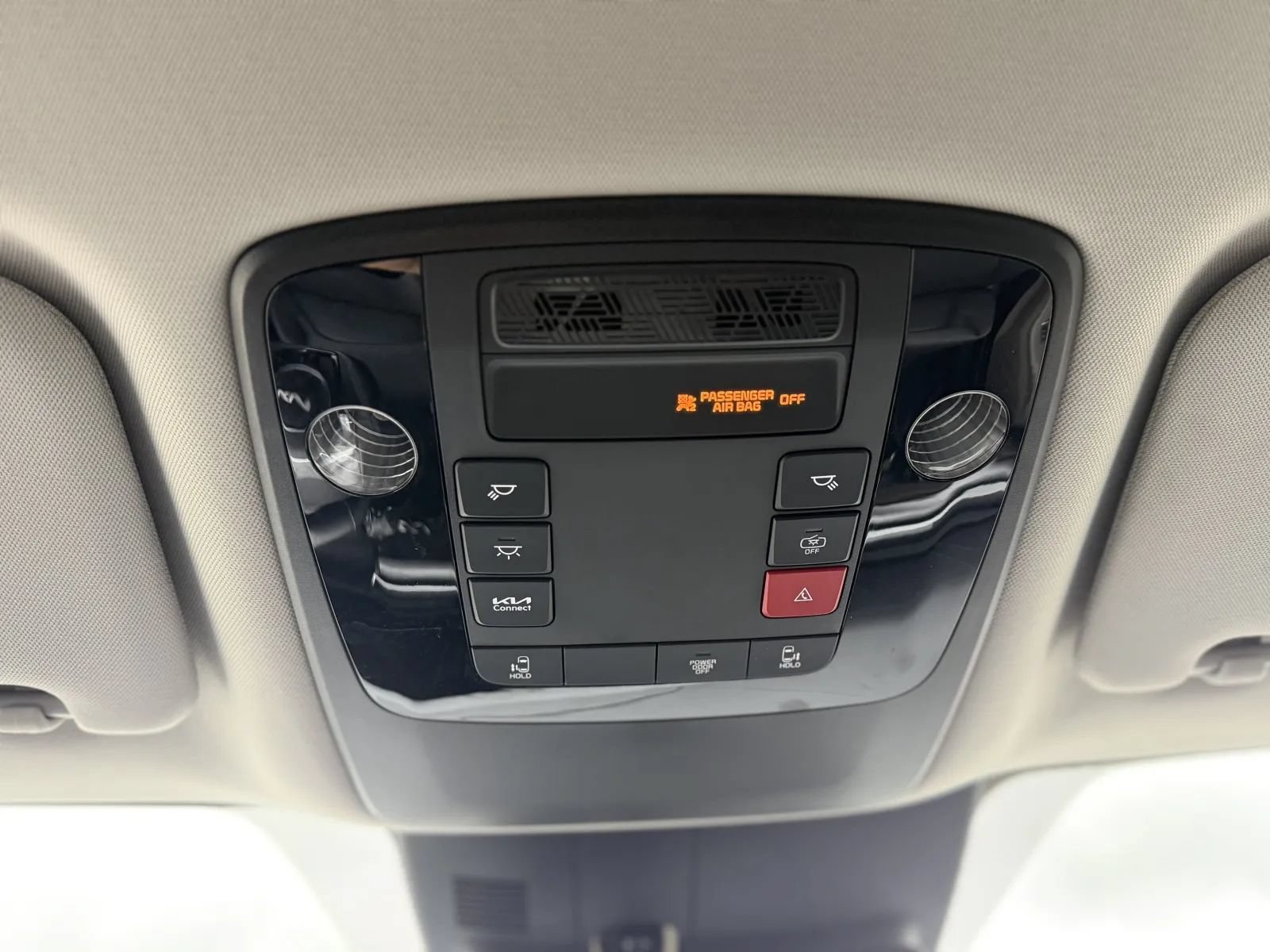 Used 2026 Kia Carnival FWD image 39