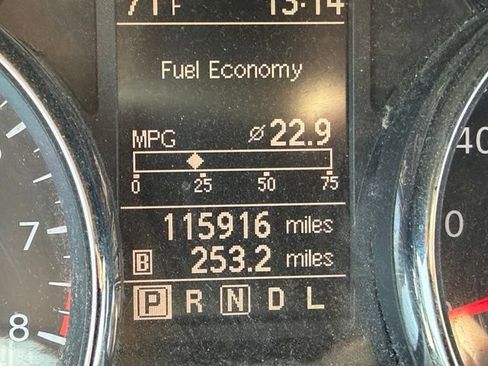 Used 2012 Nissan Rogue SV AWD/4WD image 3