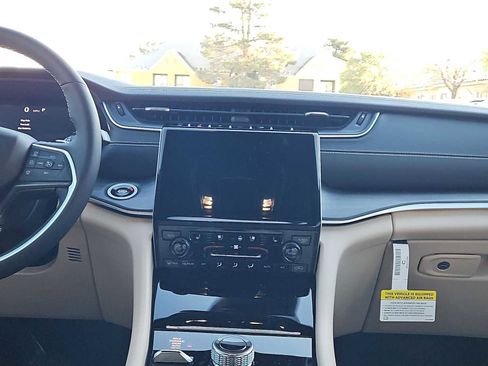 New 2025 Jeep Grand Cherokee Limited 4xe w/ Luxury Tech Group II image 25