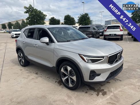 Certified 2025 Volvo XC40 B5 Plus AWD/4WD image 3