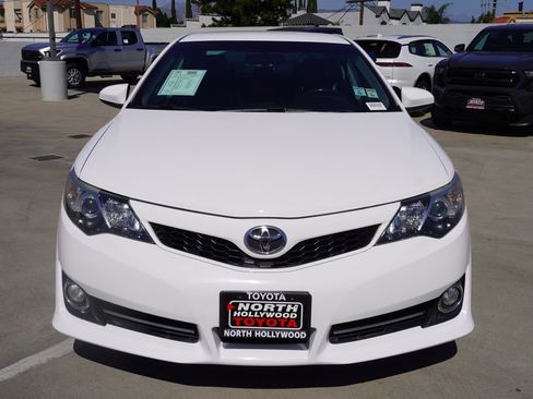 Used 2014 Toyota Camry SE image 3