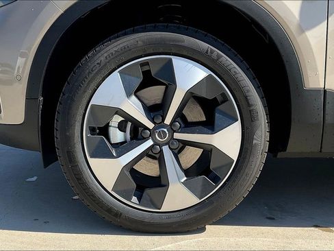 New 2026 Volvo XC40 B4 Plus w/ Protection Package Premier image 25