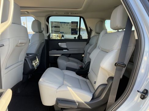 New 2025 Ford Expedition Active image 54