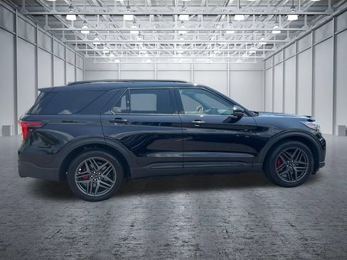 Used 2025 Ford Explorer ST AWD/4WD image 8