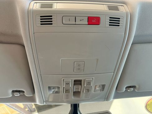 Used 2018 Volkswagen Tiguan SE w/ Panoramic Sunroof Package image 21