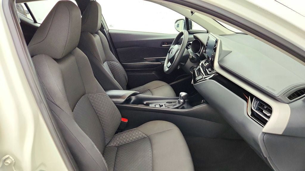 Used 2020 Toyota C-HR LE FWD image 22