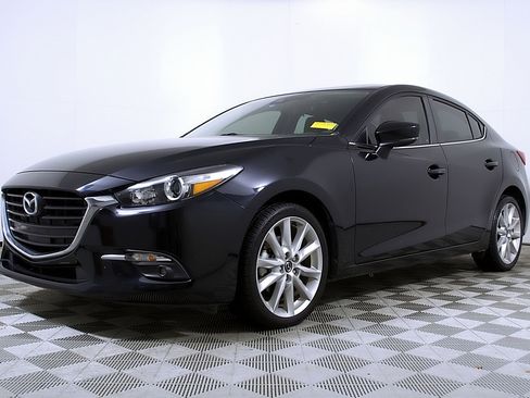 Used 2017 MAZDA MAZDA3 Grand Touring image 2