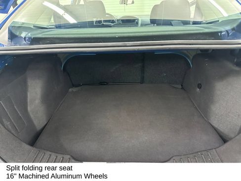 Used 2018 Ford Focus SE w/ SE Appearance Package FWD image 28