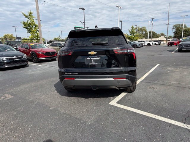 Used 2026 Chevrolet Equinox LT AWD/4WD image 9