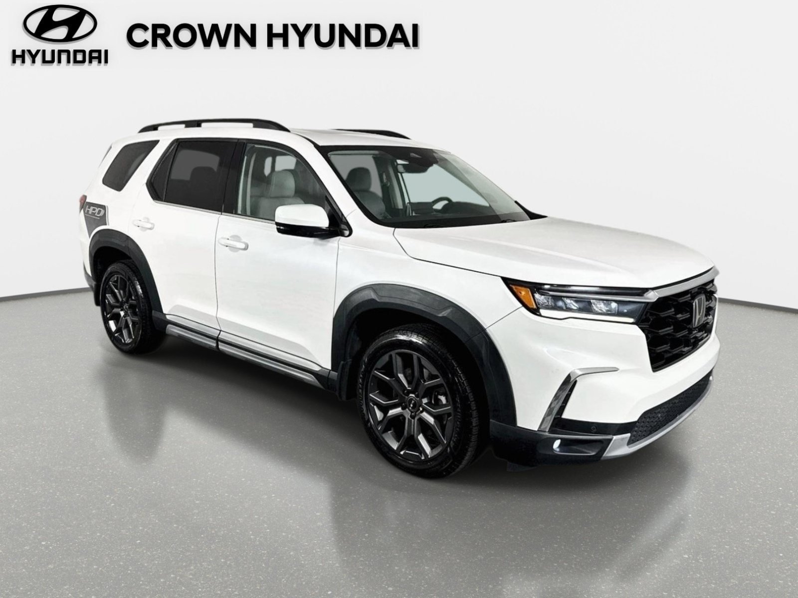Used 2023 Honda Pilot Touring image 4