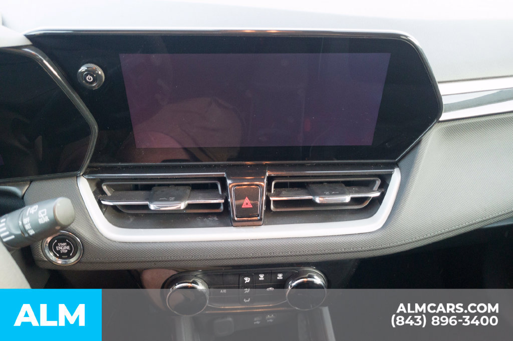 Used 2025 Chevrolet TrailBlazer LT FWD image 8