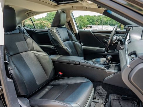 Used 2020 Lexus ES 350 w/ Premium Package FWD image 31