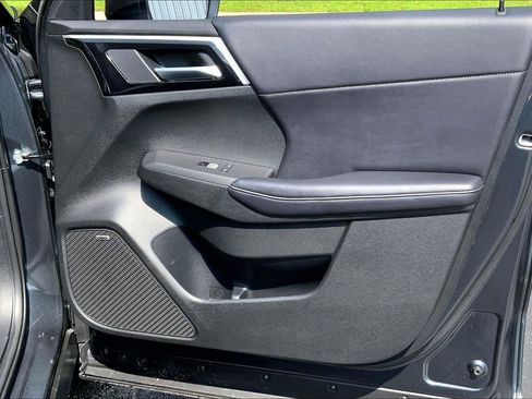 Used 2025 Mitsubishi Outlander SE FWD image 21