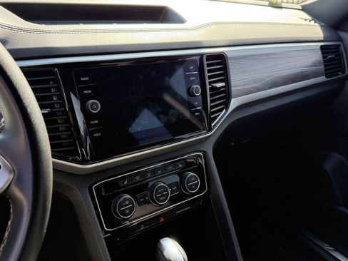 Used 2023 Volkswagen Atlas Cross Sport SE AWD/4WD image 4