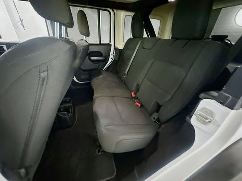 Used 2020 Jeep Wrangler Unlimited Sport S AWD/4WD image 25