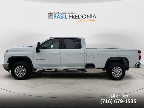 Used 2024 Chevrolet Silverado 3500 LT image 2