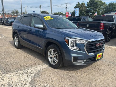 Used 2024 GMC Terrain SLE FWD image 4
