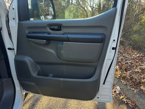 Used 2019 Nissan NV 1500 SV image 10