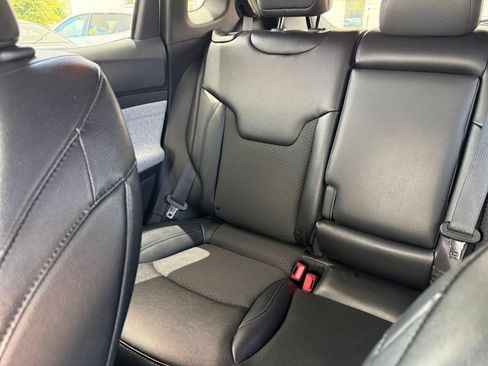 Used 2025 Jeep Compass Latitude AWD/4WD image 39