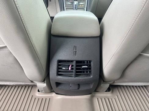 Used 2013 Lincoln MKX AWD image 35