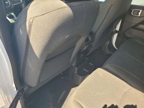 Used 2024 Jeep Wrangler Unlimited Sahara AWD/4WD image 14