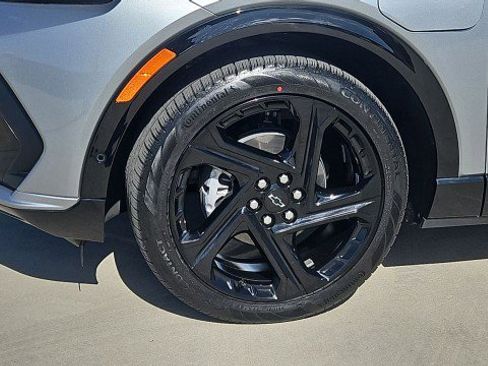 Used 2024 Chevrolet Equinox EV RS FWD image 31