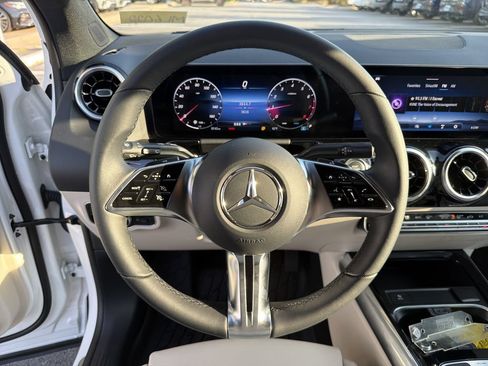 Certified 2026 Mercedes-Benz GLA 250 4MATIC image 23