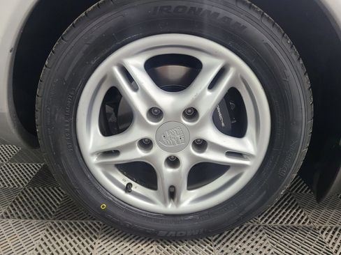 Used 2003 Porsche Boxster RWD image 15
