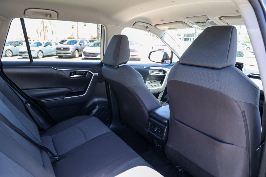 Used 2024 Toyota RAV4 XLE AWD/4WD image 18