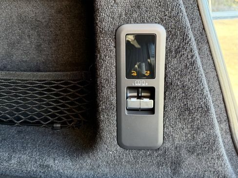 New 2025 Land Rover Range Rover Sport SE image 36