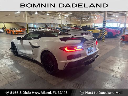 Used 2025 Chevrolet Corvette Z06 w/ Z07 Performance Package image 9