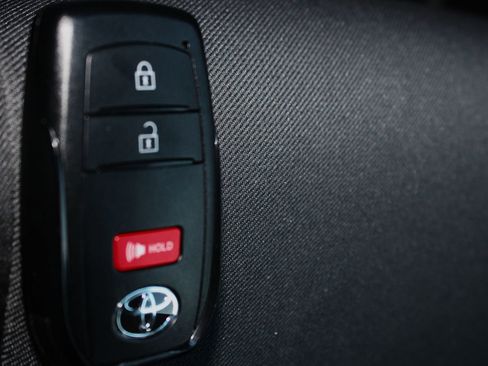 Used 2024 Toyota Tacoma SR image 33