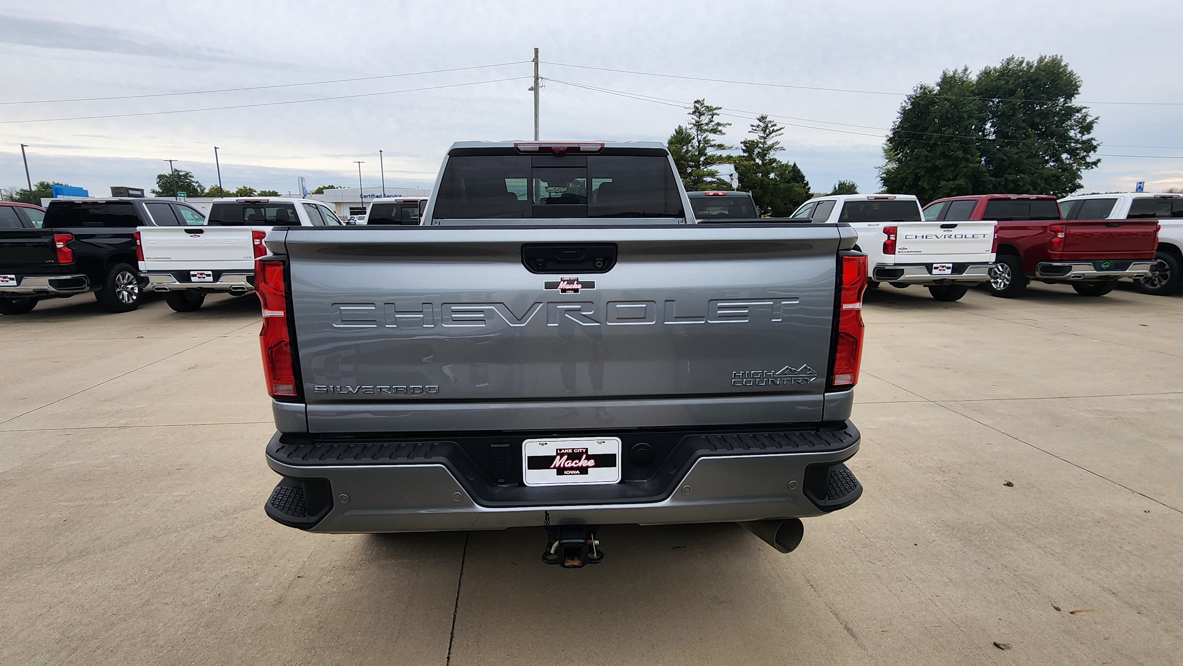 Certified 2025 Chevrolet Silverado 3500 High Country w/ Technology Package AWD/4WD image 6
