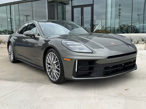 New 2026 Porsche Panamera 4 image 9